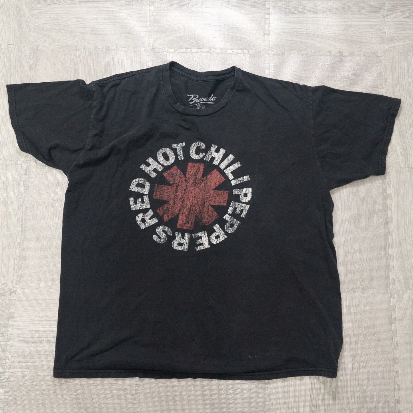 Used clothing wholesale, bulk sale, washed, mixed brand band t-shirts, 12-piece set (S-XXL), including Red Hot Chili Peppers, Kiss, etc.