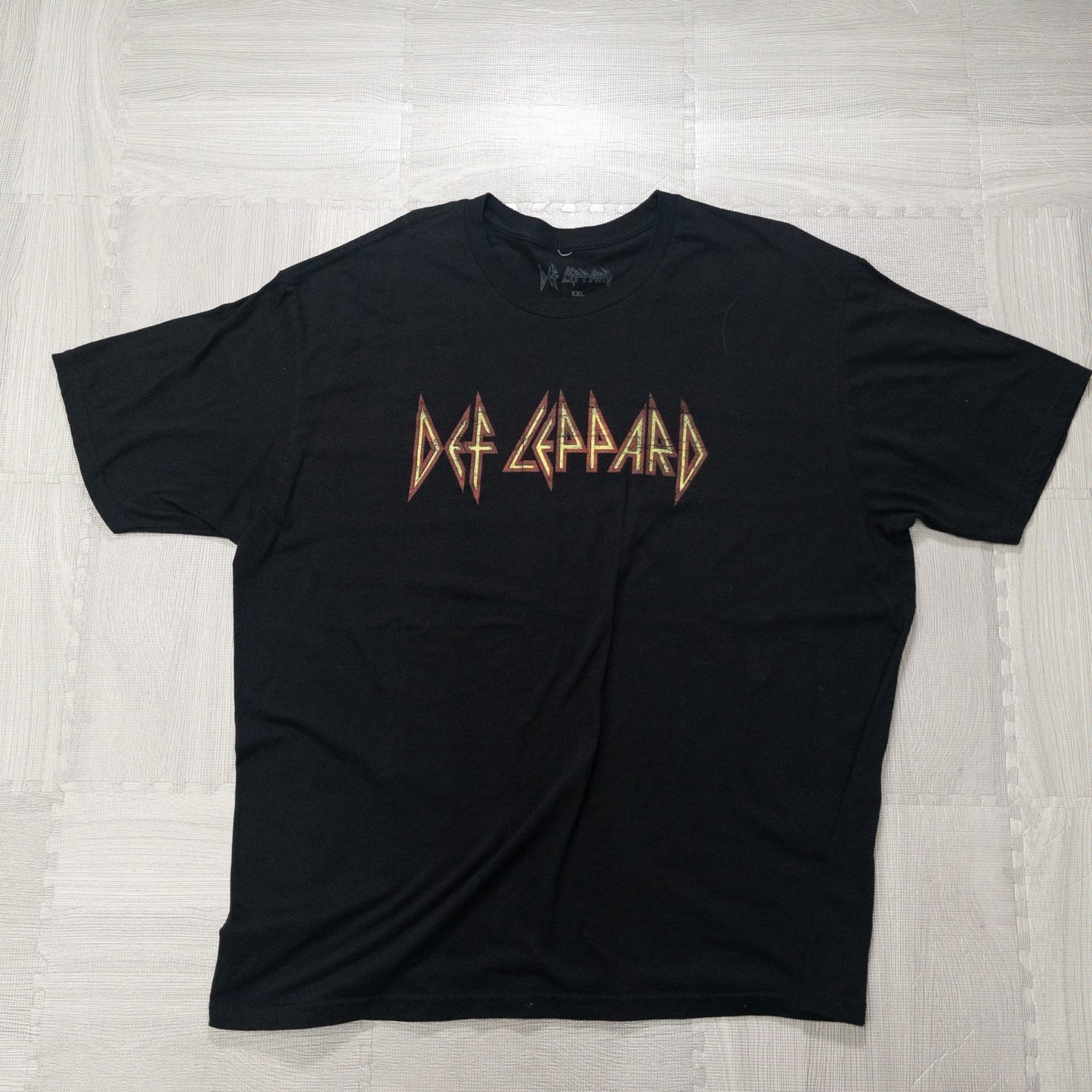 Used clothing wholesale, bulk sale, washed, mixed brand band t-shirts, 12-piece set (S-XXL), including Red Hot Chili Peppers, Kiss, etc.