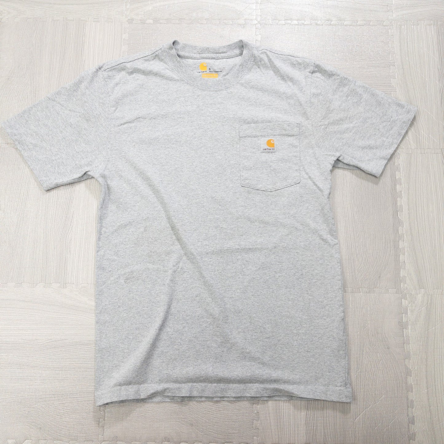 Used Carhartt T-shirts, 12-pack (S-XXL), pre-washed, bulk sale.