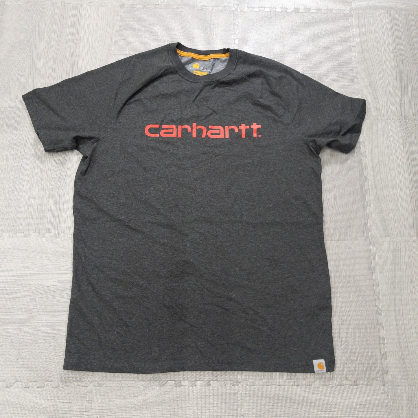 Used Carhartt T-shirts, 12-pack (S-XXL), pre-washed, bulk sale.