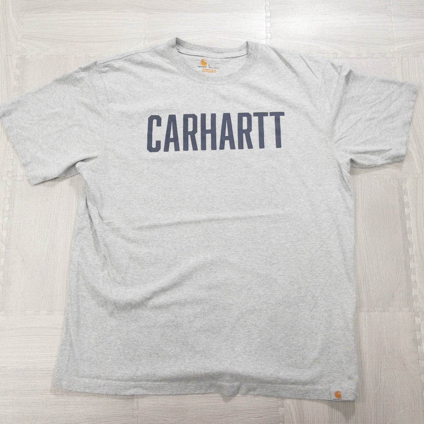 Used Carhartt T-shirts, 12-pack (S-XXL), pre-washed, bulk sale.