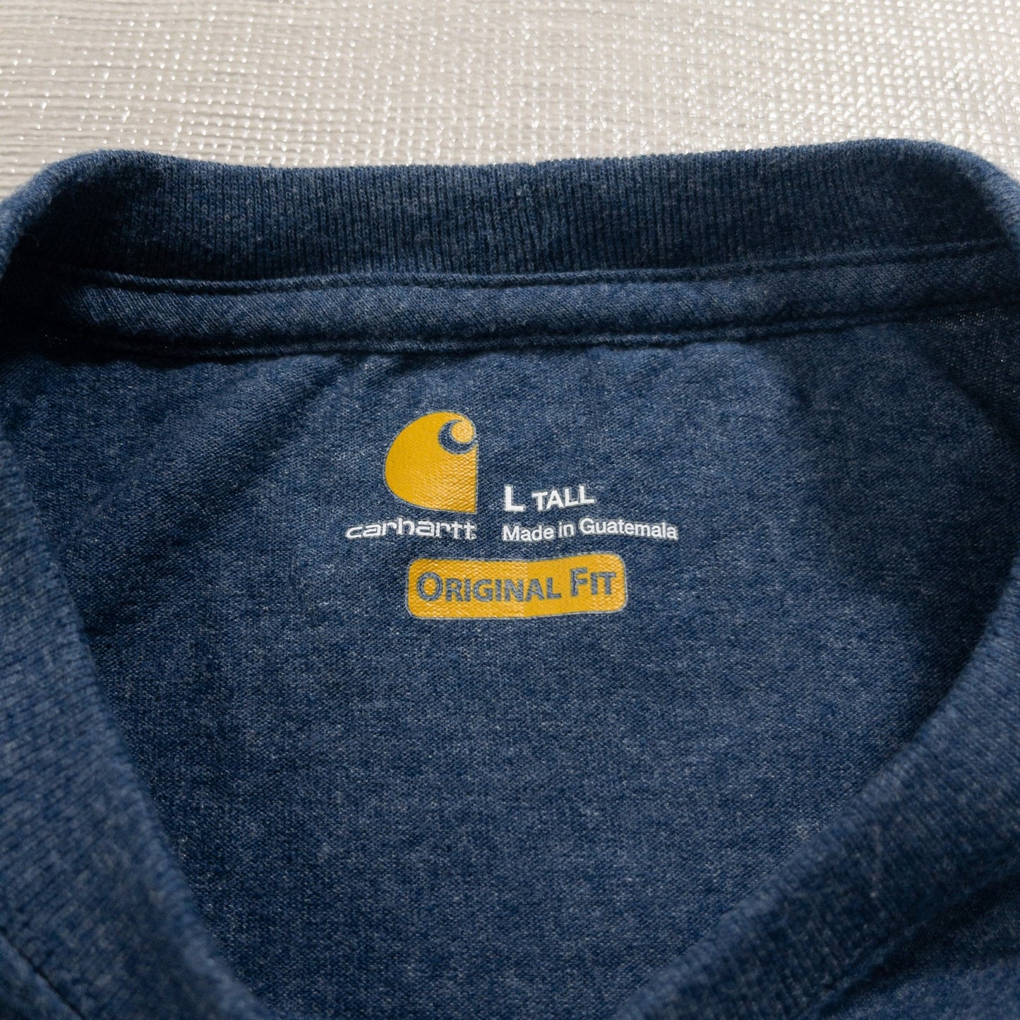 Used Carhartt T-shirts, 12-pack (S-XXL), pre-washed, bulk sale.