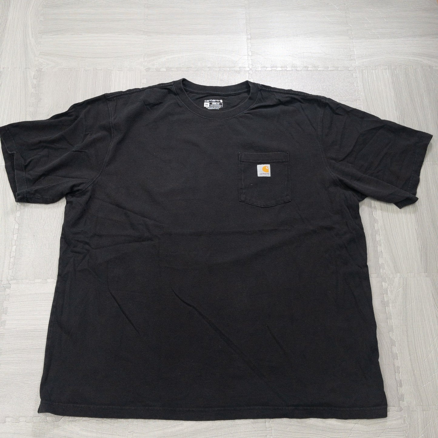 Used Carhartt T-shirts, 12-pack (S-XXL), pre-washed, bulk sale.