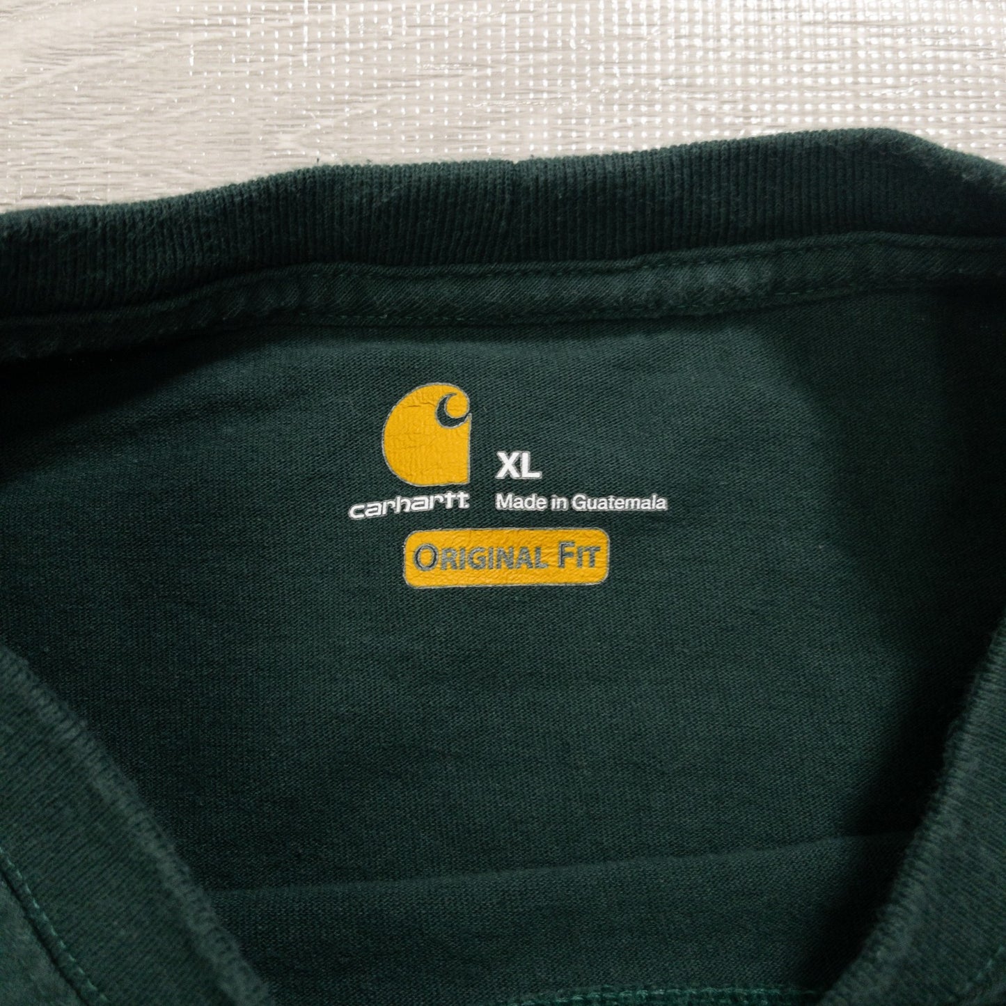 Used Carhartt T-shirts, 12-pack (S-XXL), pre-washed, bulk sale.
