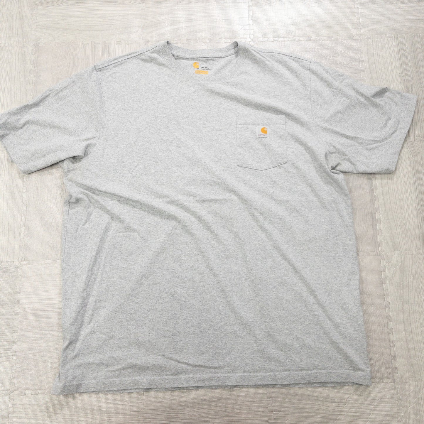 Used Carhartt T-shirts, 12-pack (S-XXL), pre-washed, bulk sale.
