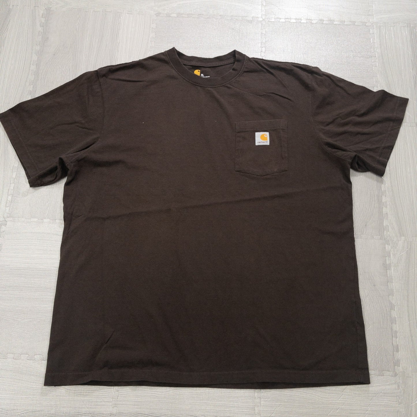 Used Carhartt T-shirts, 12-pack (S-XXL), pre-washed, bulk sale.