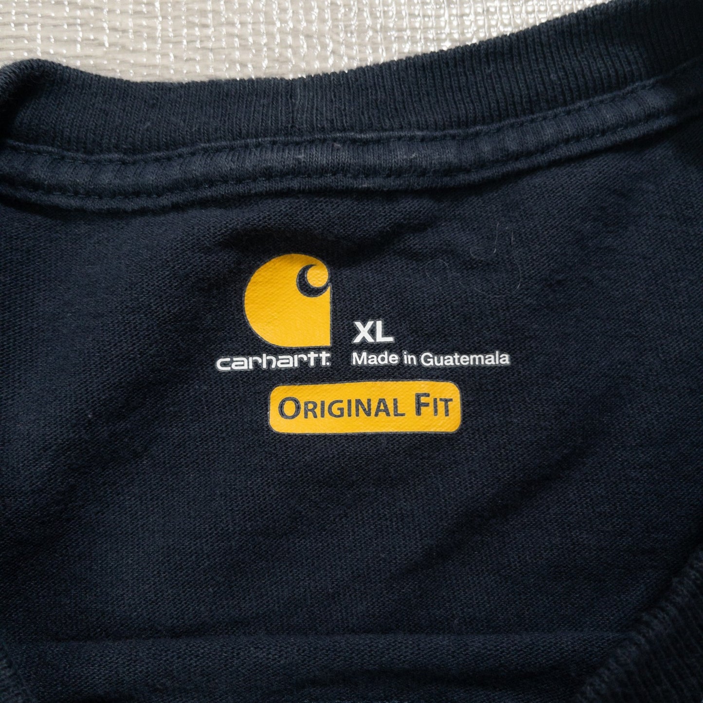Used Carhartt T-shirts, 12-pack (S-XXL), pre-washed, bulk sale.