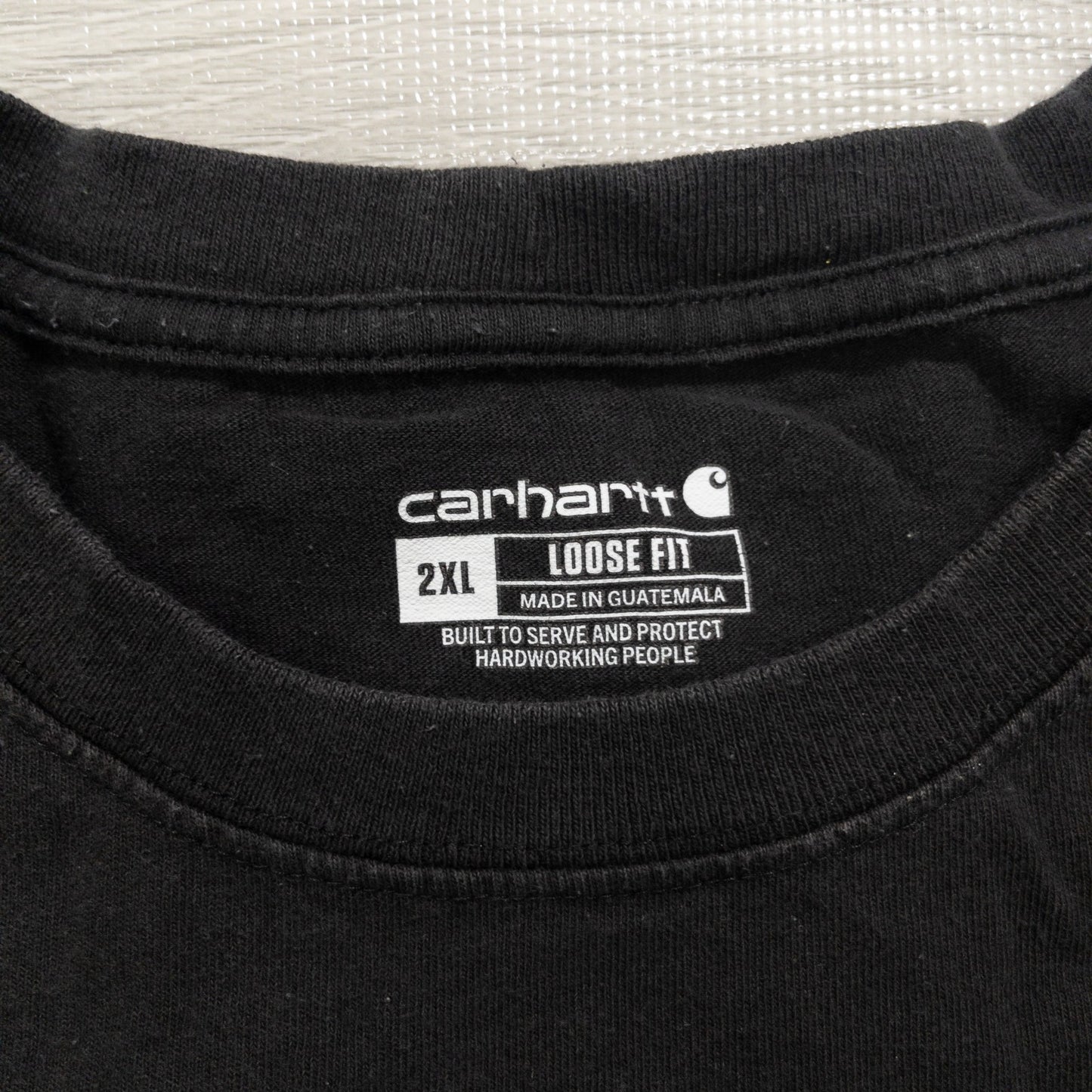 Used Carhartt T-shirts, 12-pack (S-XXL), pre-washed, bulk sale.