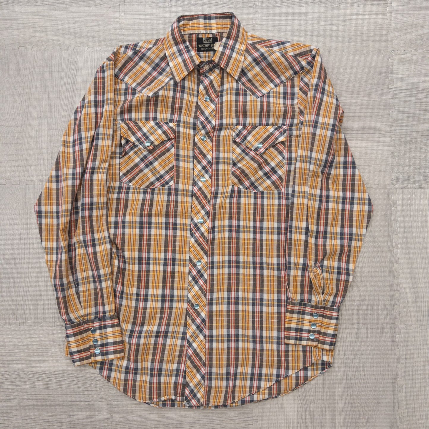Used clothing wholesale, bulk sale, washed, mixed-brand long-sleeve western shirts, 15-piece set (M-XL), including Wrangler and Woolrich styles.