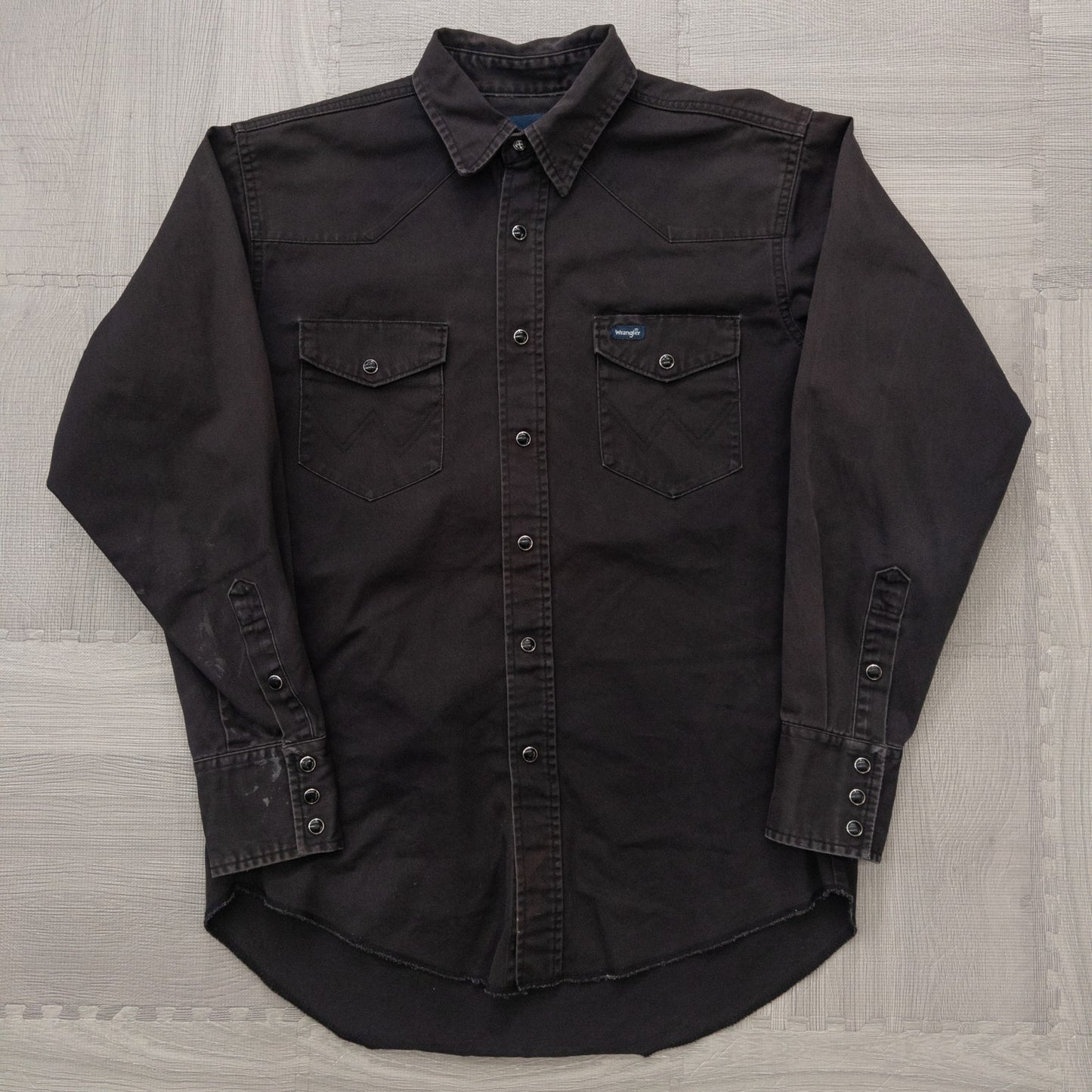 Used clothing wholesale, bulk sale, washed, mixed-brand long-sleeve western shirts, 15-piece set (M-XL), including Wrangler and Woolrich styles.