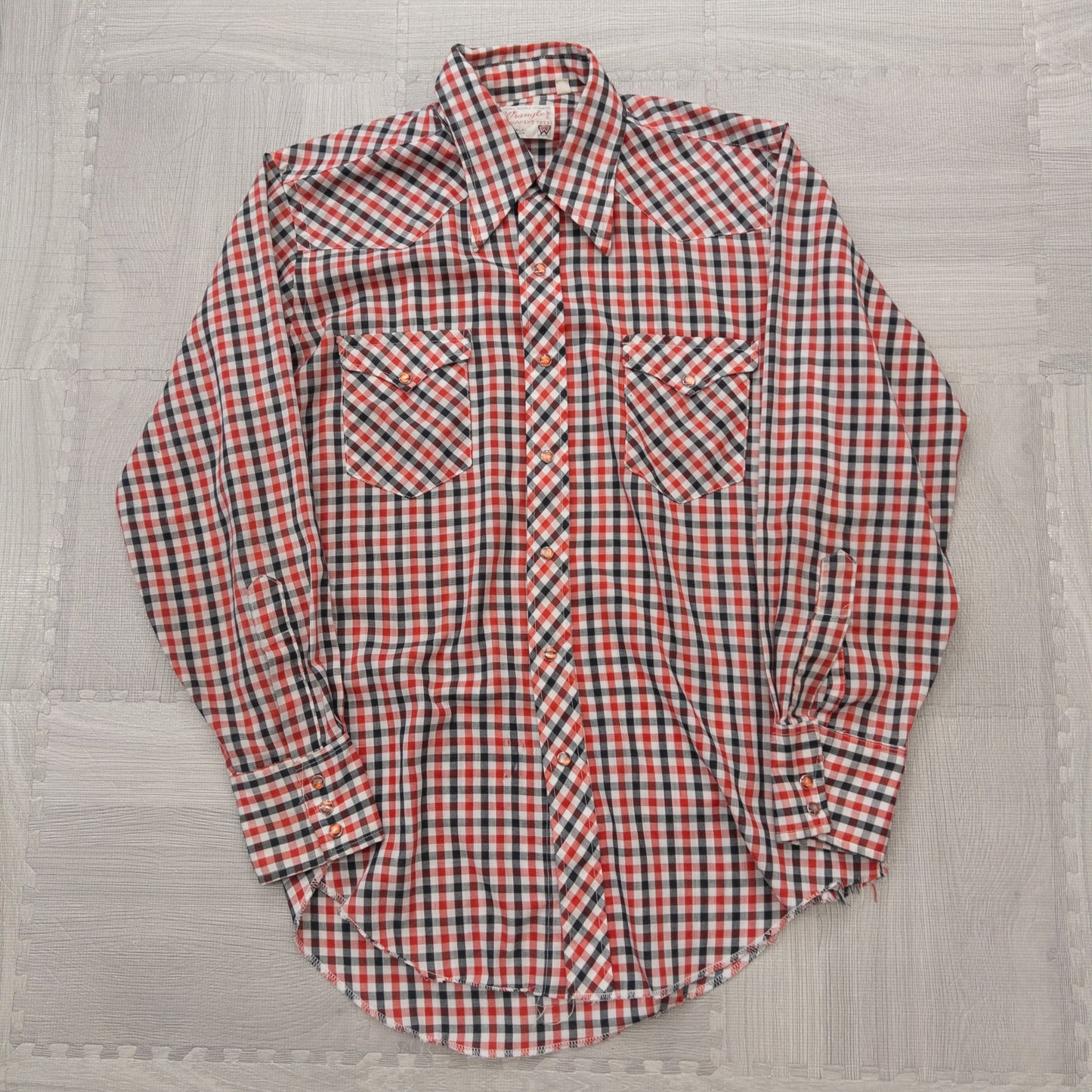 Used clothing wholesale, bulk sale, washed, mixed-brand long-sleeve western shirts, 15-piece set (M-XL), including Wrangler and Woolrich styles.