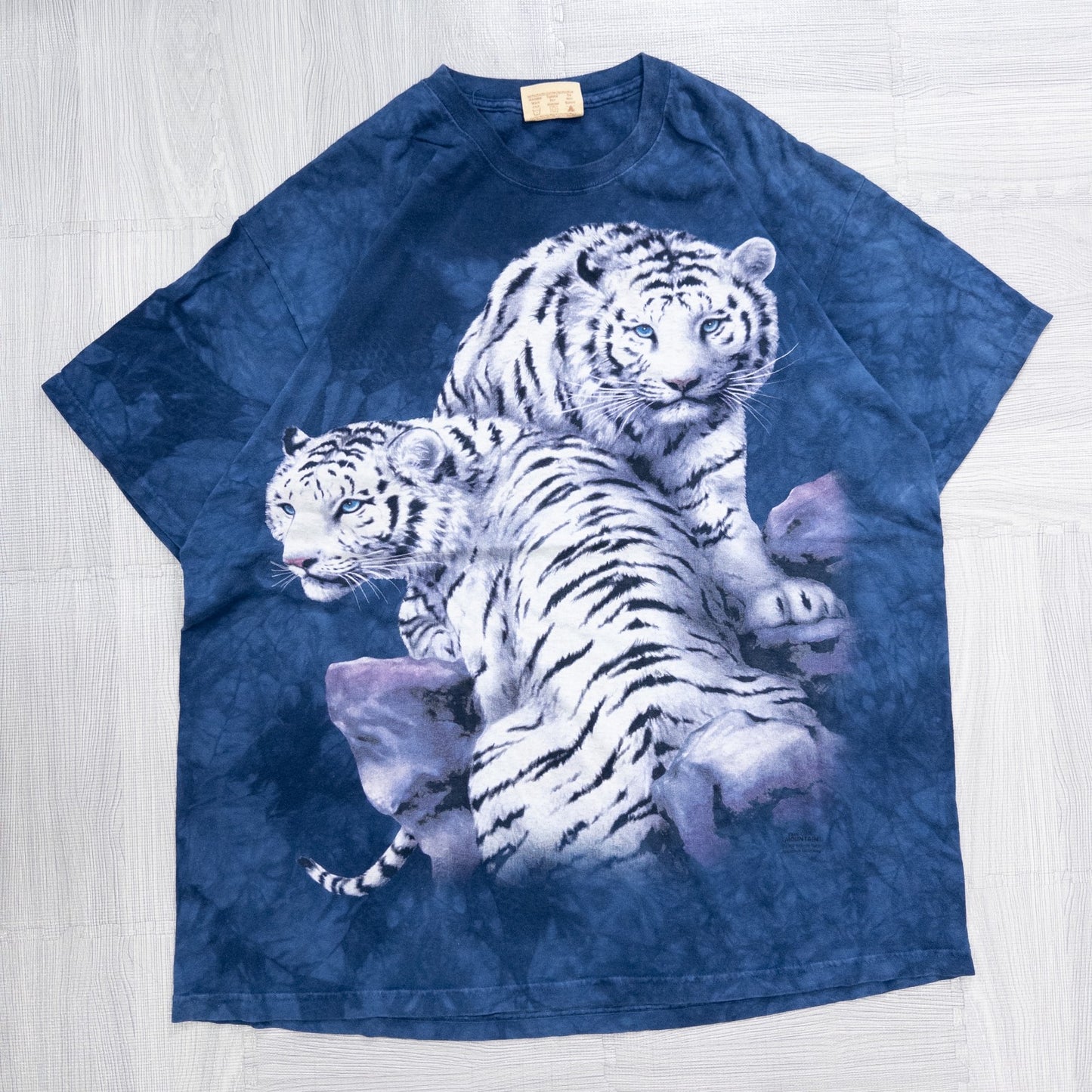 Used clothing wholesale bulk sale, washed mountain t-shirts, 12-count (L-XXXL)