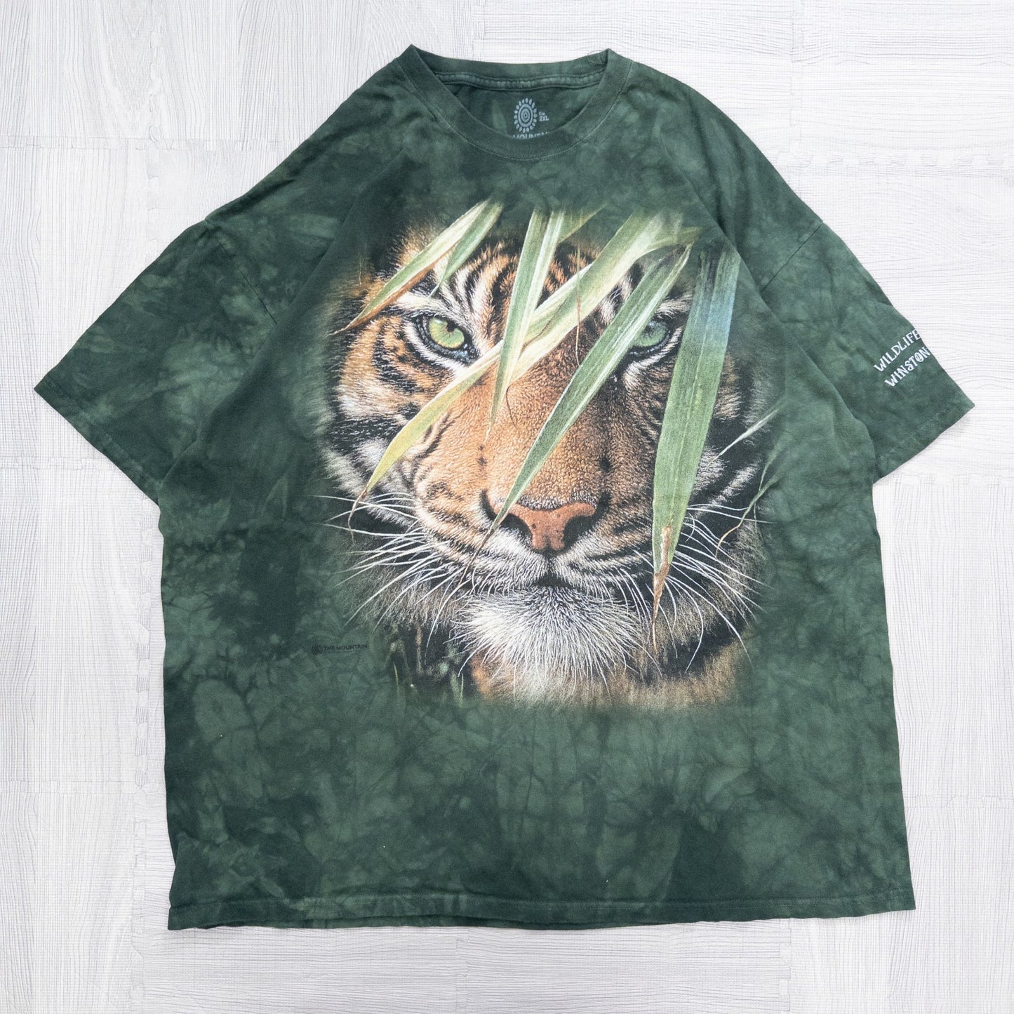 Used clothing wholesale bulk sale, washed mountain t-shirts, 12-count (L-XXXL)