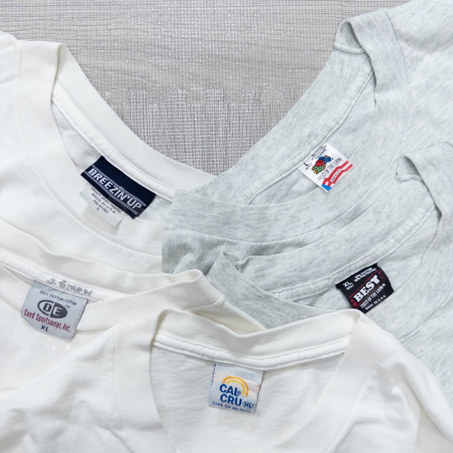 Wholesale Used Clothing, Bulk Sale, Washed 90s White and Gray T-Shirts, Set of 20 (M-XXL)