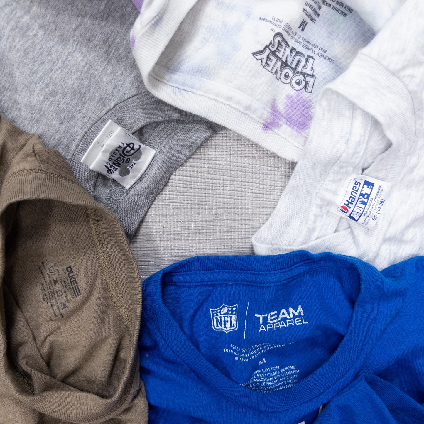 Used clothing wholesale bulk sale. Washed short-sleeved T-shirts in sizes S and smaller for men, women, and kids. Set of 20 (XS-M). Product code: w731001