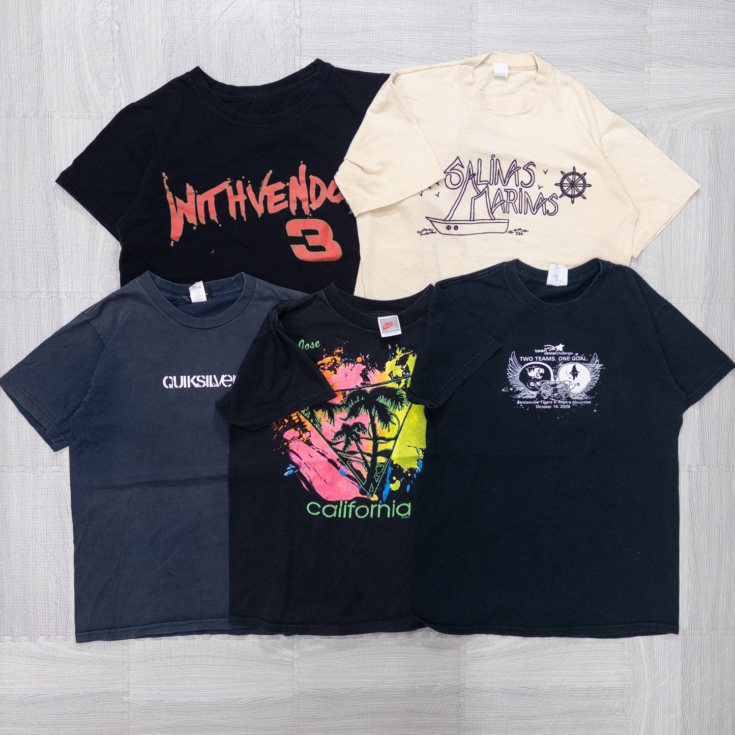 Used clothing wholesale bulk sale. Washed short-sleeved T-shirts in sizes S and smaller for men, women, and kids. Set of 20 (XS-M). Product code: w731001