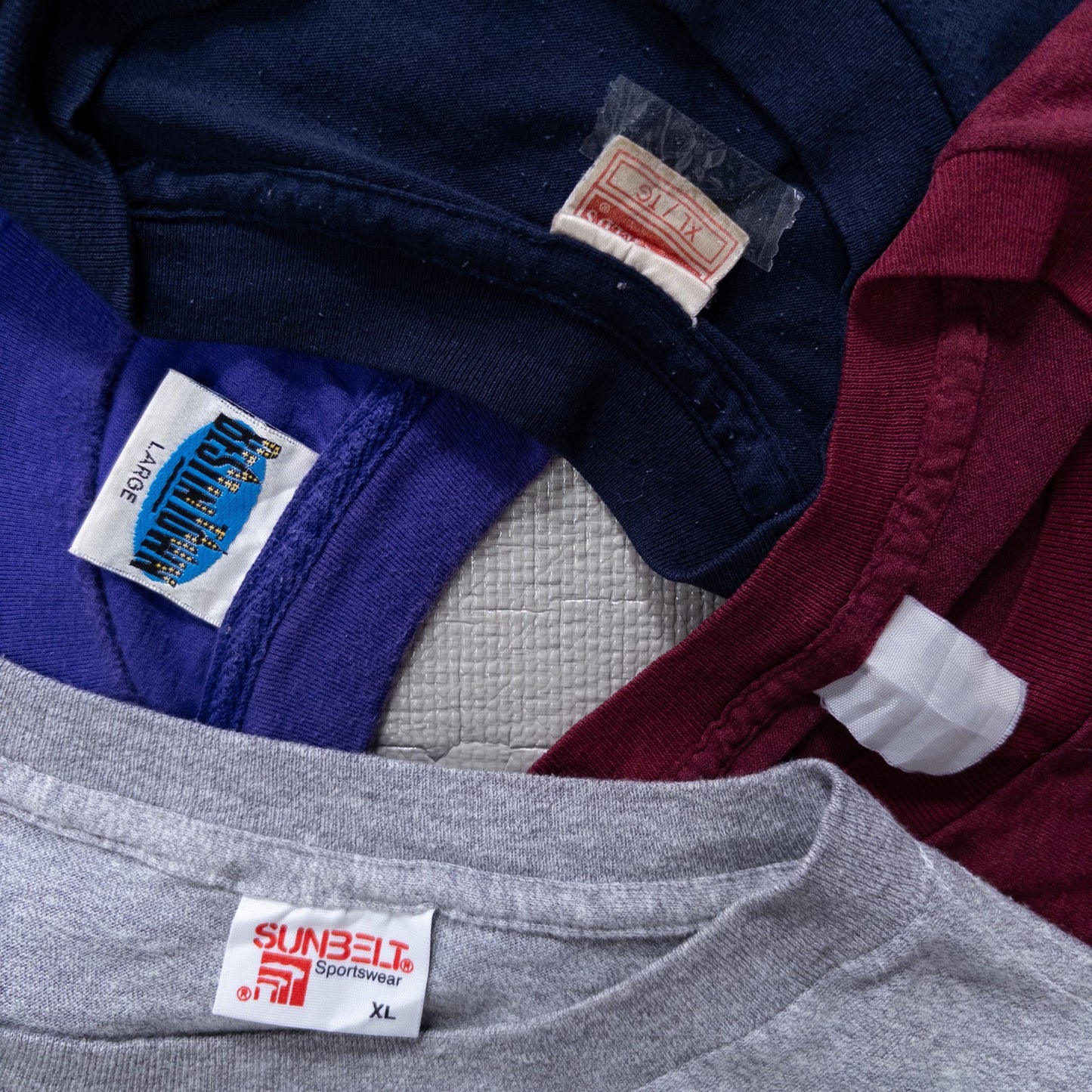 Wholesale Used Clothing, Bulk Sale, Washed 90s Solid Color Short Sleeve T-Shirts, Set of 15 (M-XXL) w809003