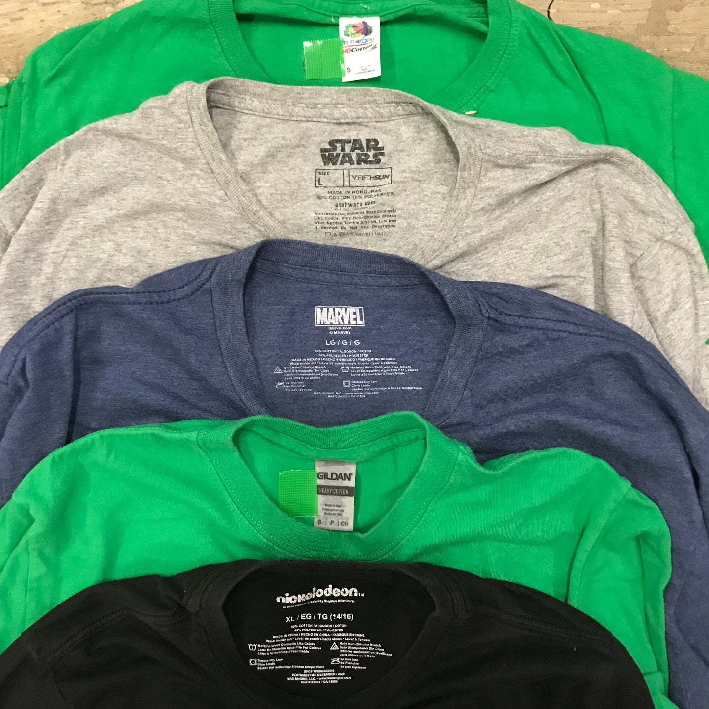 [現物] キャラクターTシャツ 20pcs H0803004