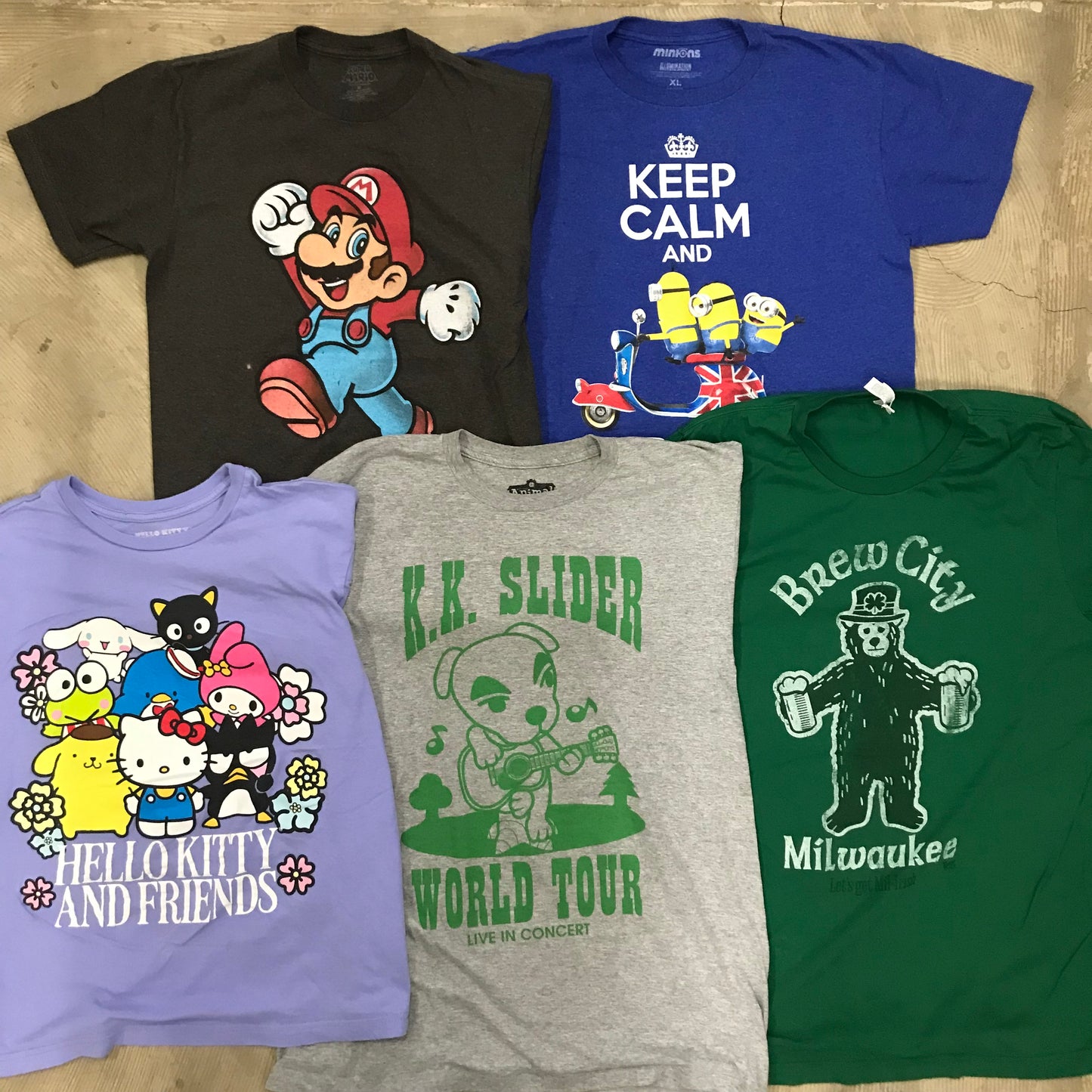 [現物] キャラクターTシャツ 20pcs H0803003