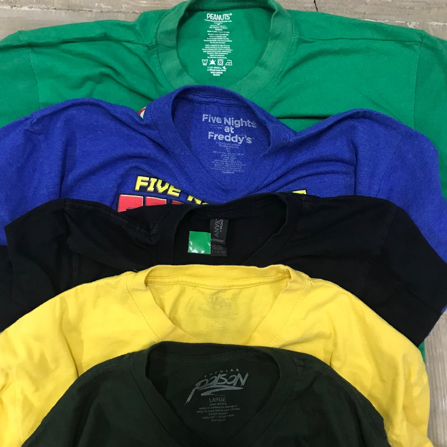 [現物] キャラクターTシャツ 20pcs H0803003