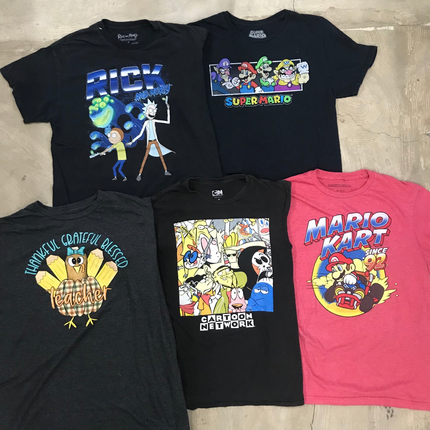 [現物] キャラクターTシャツ 20pcs H0803003