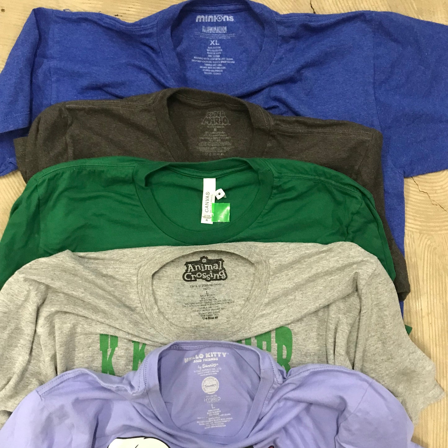 [現物] キャラクターTシャツ 20pcs H0803003