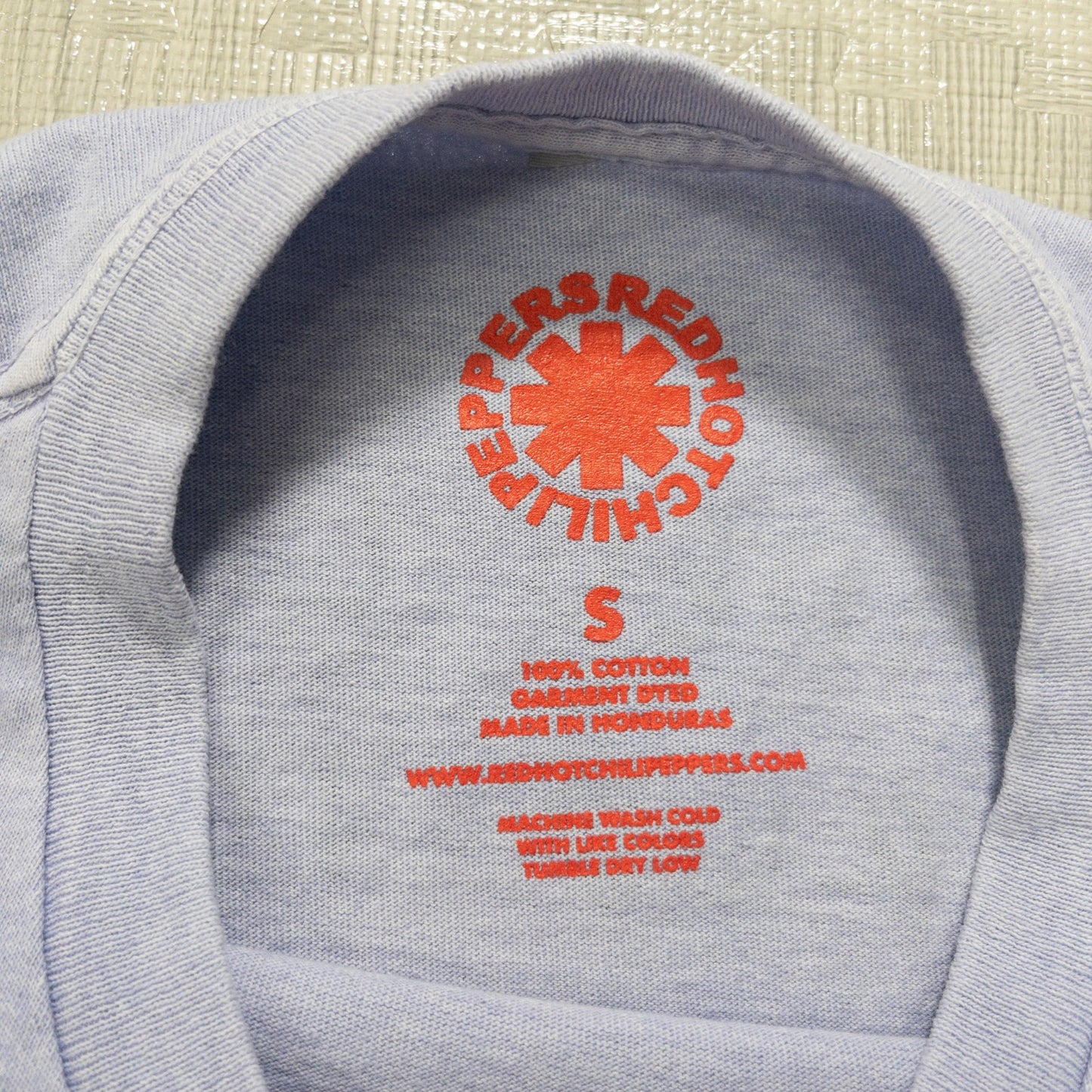 Used clothing wholesale, bulk sale, washed, mixed brand band t-shirts, 12-piece set (S-XXL), including Red Hot Chili Peppers, Kiss, etc. 