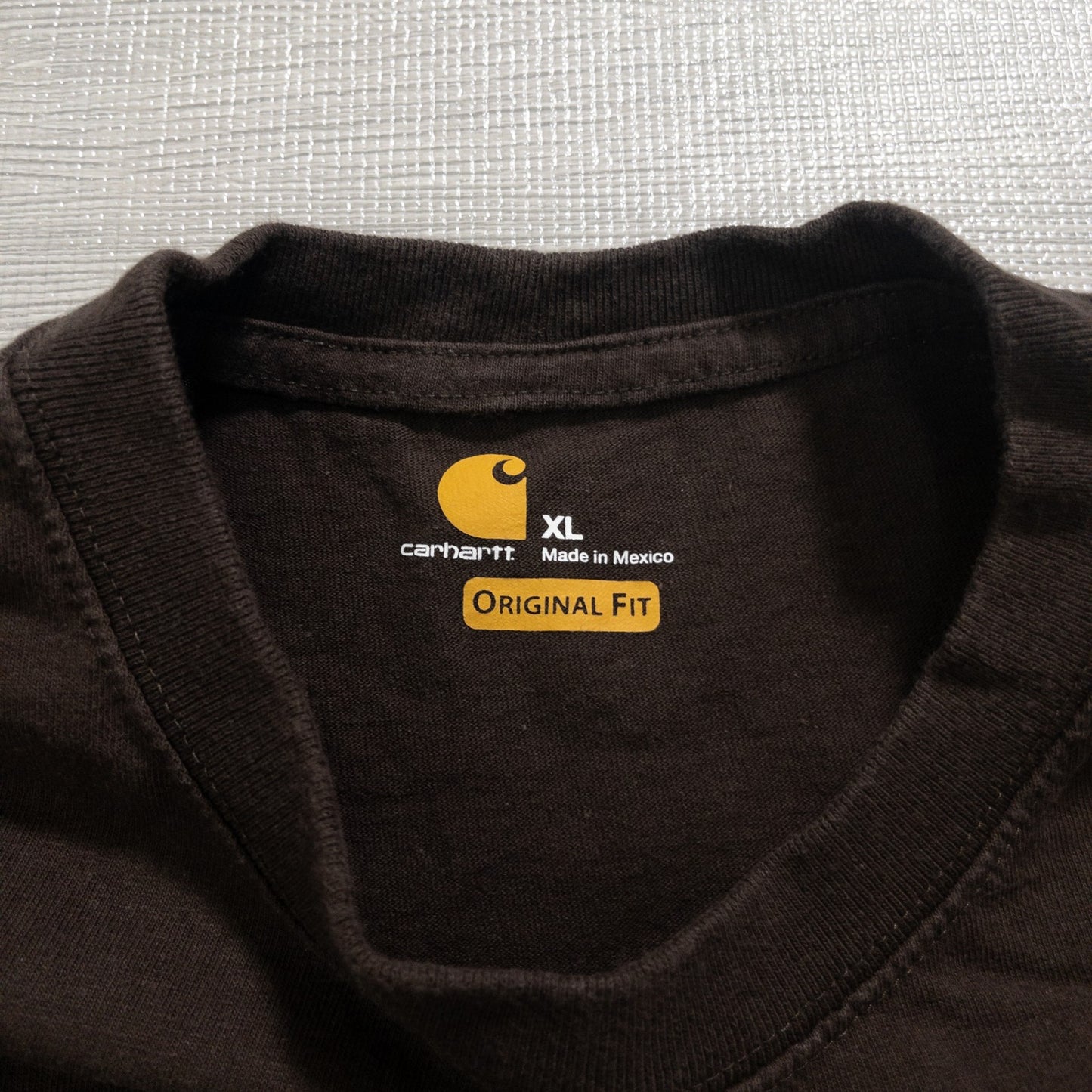 Used Carhartt T-shirts, 12-pack (S-XXL), pre-washed, bulk sale. 