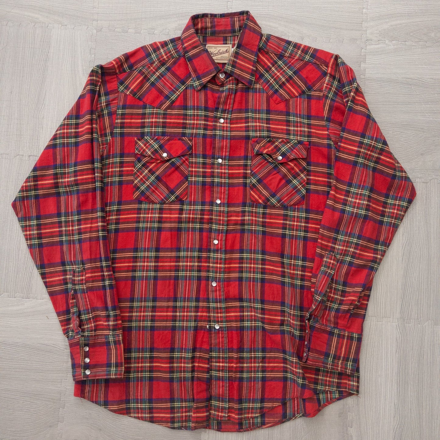 Used clothing wholesale, bulk sale, washed, mixed-brand long-sleeve western shirts, 15-piece set (M-XL), including Wrangler and Woolrich styles. 