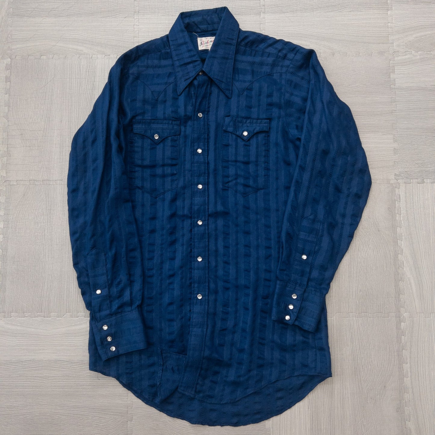 Used clothing wholesale, bulk sale, washed, mixed-brand long-sleeve western shirts, 15-piece set (M-XL), including Wrangler and Woolrich styles. 