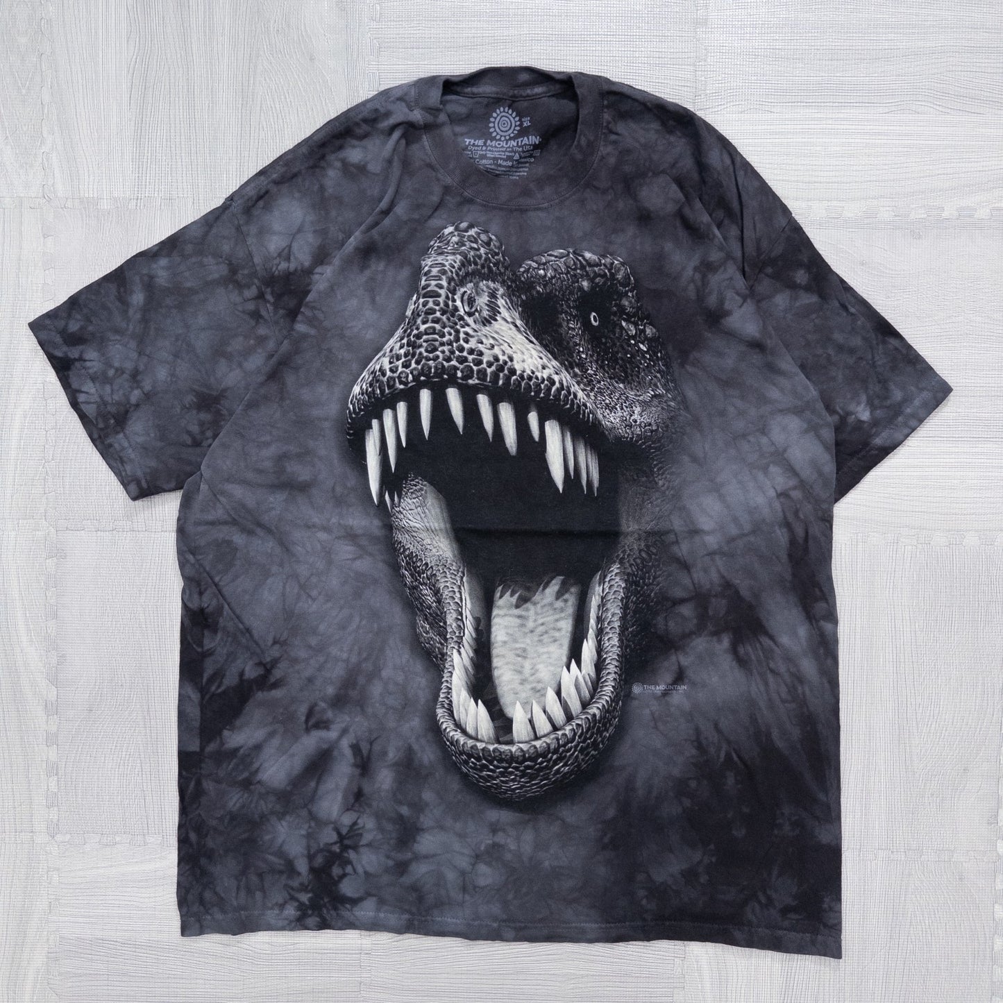 Used clothing wholesale bulk sale, washed mountain t-shirts, 12-count (L-XXXL) 
